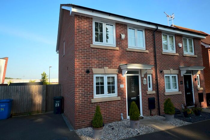 2 Bedroom Terraced House To Rent In Maudesley Avenue, The Spires, Chesterfield, S40