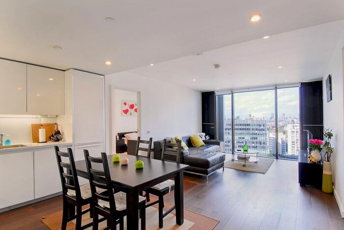 2 Bedroom Flat To Rent In Walworth Road, Elephant And Castle, London, SE1