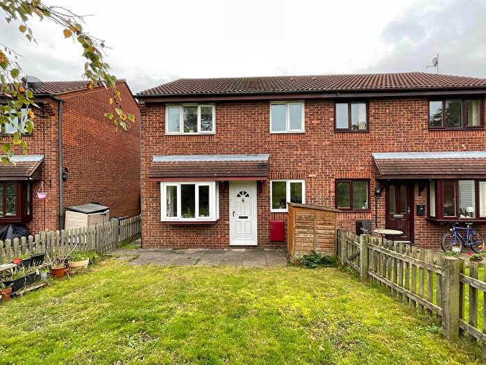 1 Bedroom End Of Terrace House For Sale In Fontwell Park Gardens, Hornchurch, Essex, RM12
