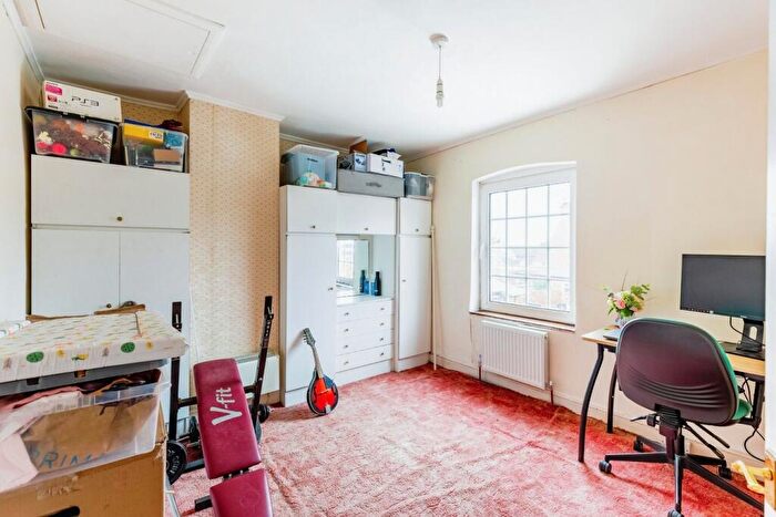 2 Bedroom Semi-Detached House For Sale In Finedon Road, Irthlingborough, Wellingborough, NN9