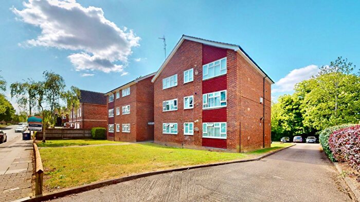 2 Bedroom Flat To Rent In Nether Street, London, N3