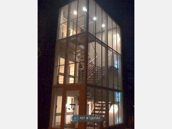 2 Bedroom Flat To Rent In Gateacre Brow, Liverpool, L25