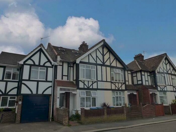 1 Bedroom Flat To Rent In Gordon Avenue, Bognor Regis, PO22