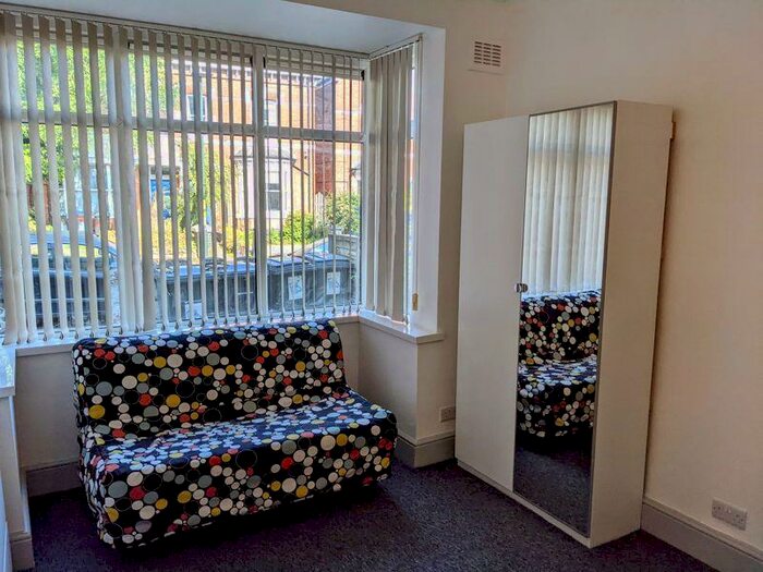 Studio To Rent In Poplar Avenue, Edgbaston, Birmingham, B17