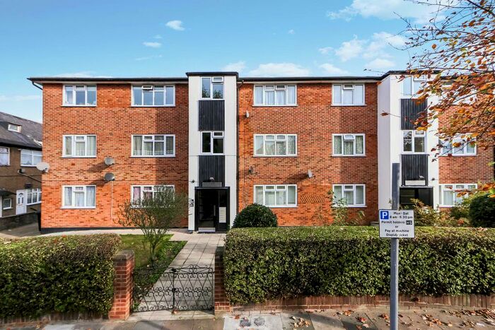 Studio To Rent In Oaklands Court, Nicoll Road, London, NW10