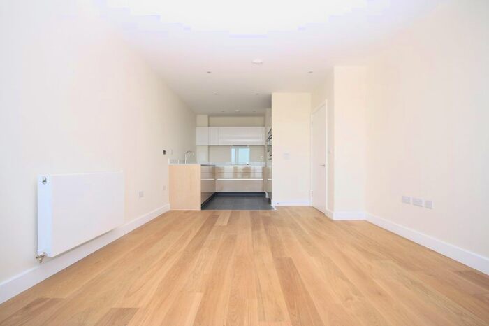 1 Bedroom Flat To Rent In Barquentine Heights, Peartree Way, Greenwich, London, SE10