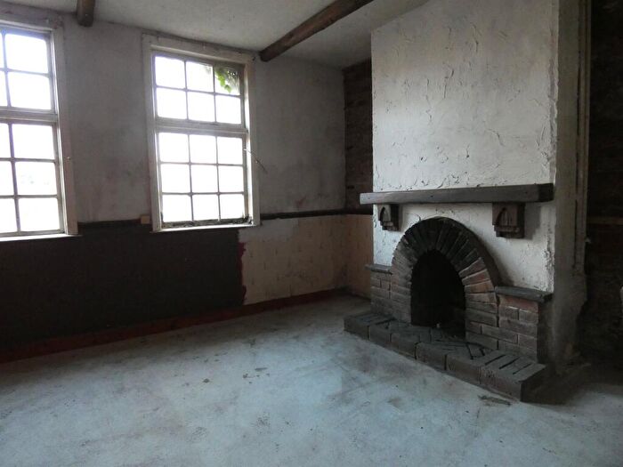 2 Bedroom Semi-Detached House For Sale In High Street, Luddington, Scunthorpe, DN17