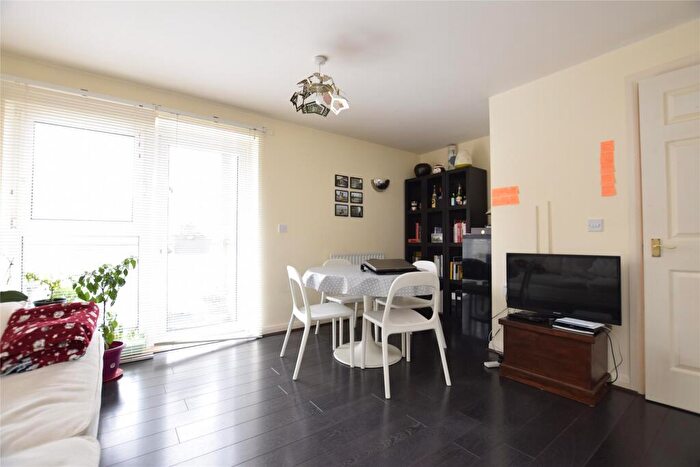 1 Bedroom Apartment To Rent In Norwood House, Wynter Street, London, SW11