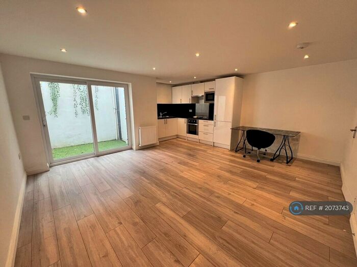 1 Bedroom Maisonette To Rent In Baring Road, London, SE12