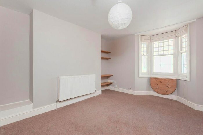 2 Bedroom Maisonette To Rent In Upper Market Street, Hove, BN3