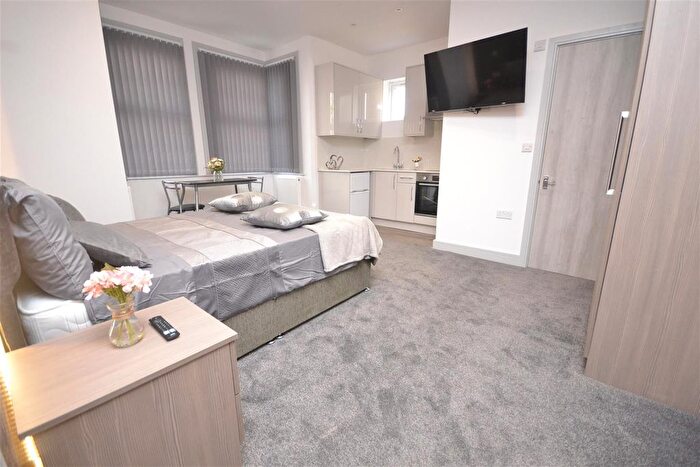 Studio To Rent In London Road, Earley, Reading, RG1