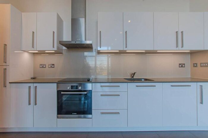 2 Bedroom Flat To Rent In Powis Street, Woolwich, London, SE18