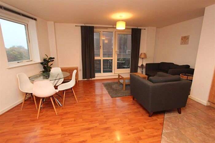 2 Bedroom Flat To Rent In Aspect, Elmwood Lane, LS2