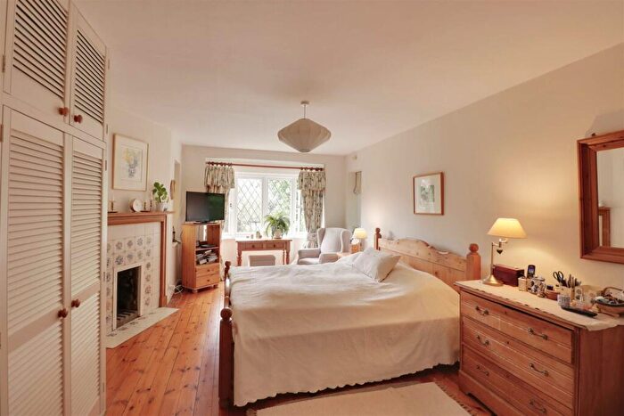 5 Bedroom Detached House For Sale In Elm Close, Hove, BN3