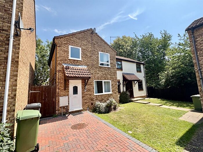 3 Bedroom Semi-Detached House To Rent In Linnet, Orton Wistow, Peterborough, PE2