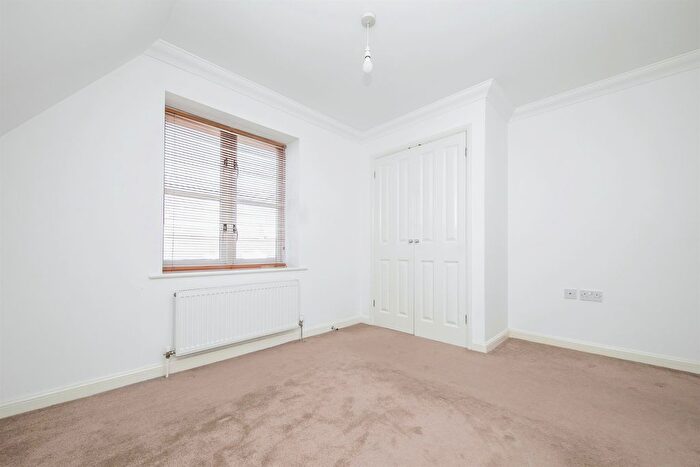 2 Bedroom Flat For Sale In Magdalen Street, Colchester, CO1
