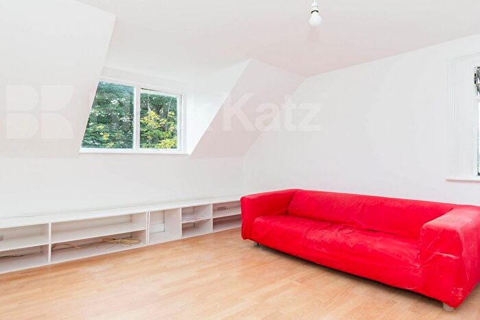 1 Bedroom Flat To Rent In Newnham Road, Wood Green, N22