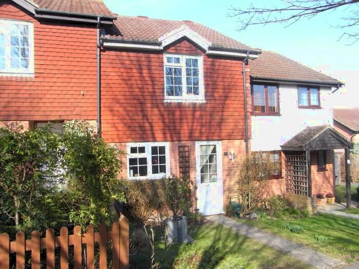 2 Bedroom Property To Rent In Greenhill Gardens, Guildford, GU4
