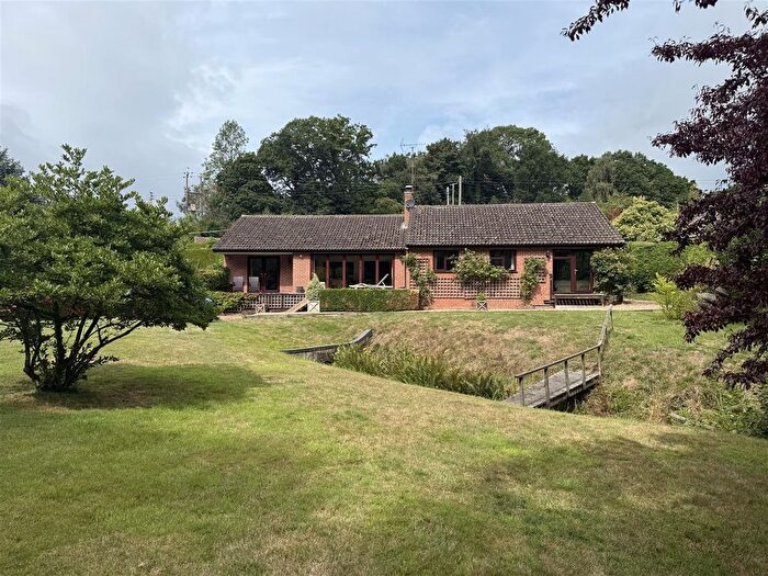 4 Bedroom Detached Bungalow For Sale In Cliffords Mesne, Newent, GL18