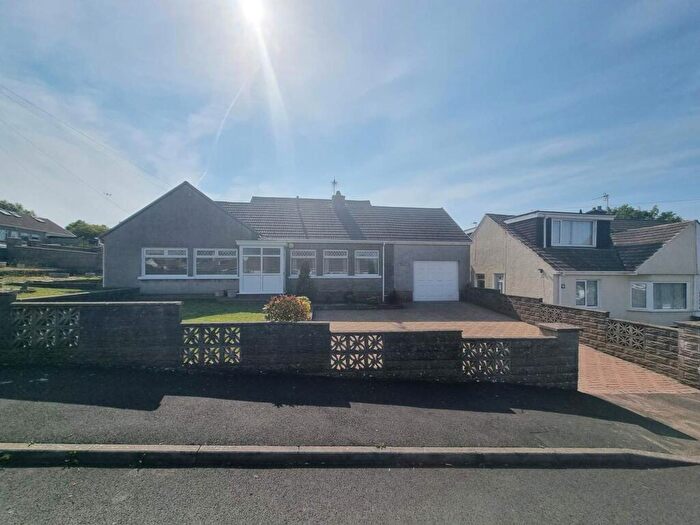 3 Bedroom Semi-Detached Bungalow For Sale In Shelley Drive, Bridgend, CF31