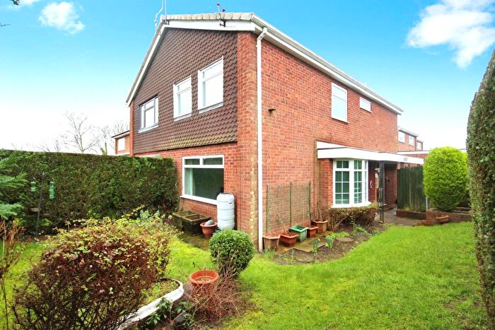 3 Bedroom Semi Detached House For Sale In Eborall Close, Warwick, CV34