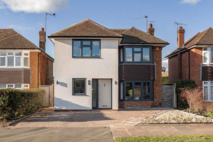 4 Bedroom Detached House For Sale In Harcourt Road, Tring, HP23