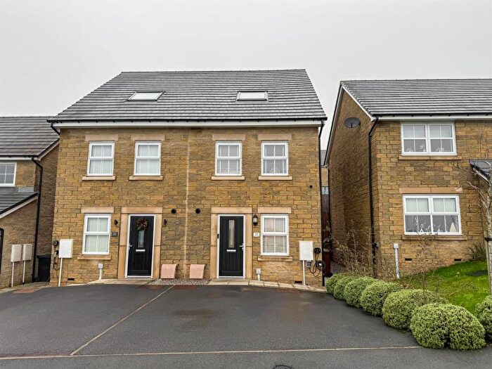 4 Bedroom Semi Detached House For Sale In Quartz Drive, Buxton, SK17