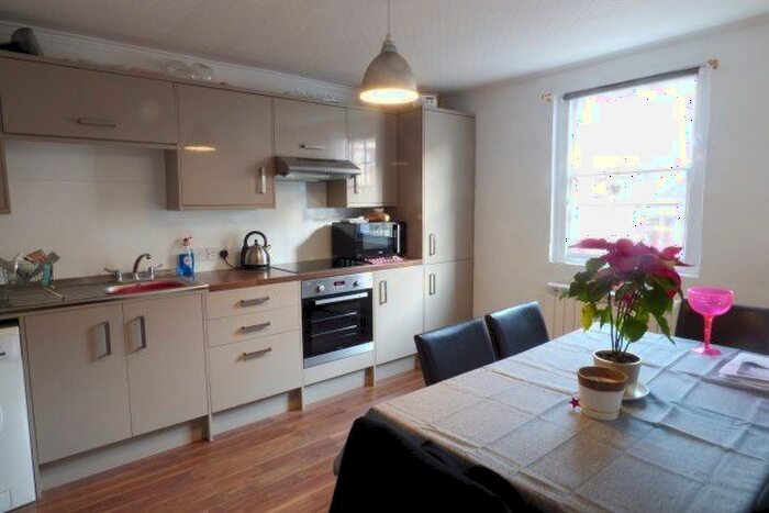 2 Bedroom Maisonette To Rent In Nevill Street, Tunbridge Wells, TN2