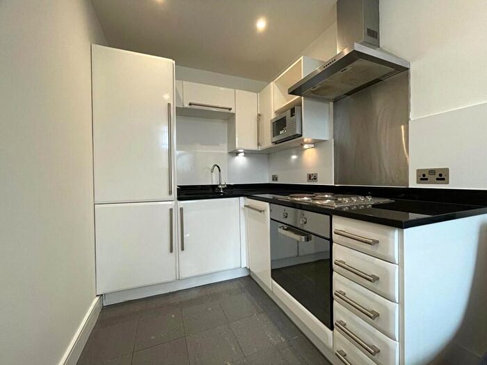 2 Bedroom Flat To Rent In Darby Cl, London, CR3