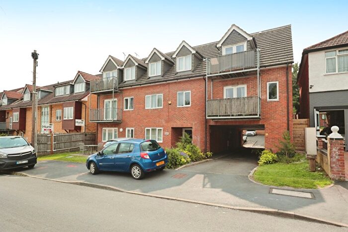2 Bedroom Flat For Sale In Chairborough Road, High Wycombe, HP12