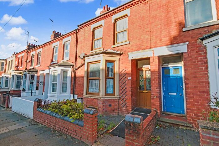 3 Bedroom Terraced House For Sale In Balmoral Road, Northampton, NN2