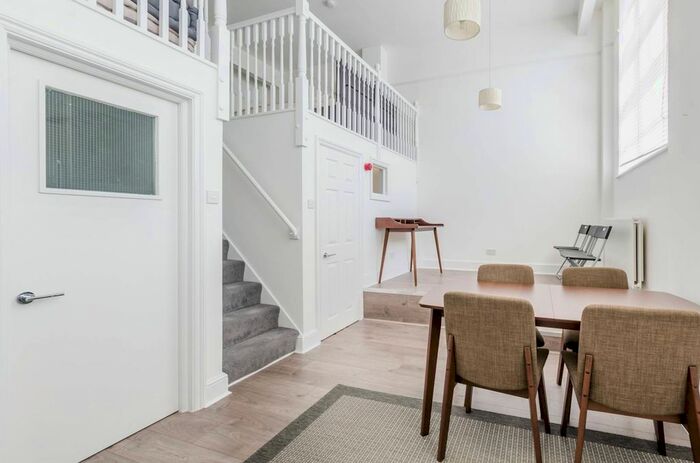 1 Bedroom Flat To Rent In Este Road, Clapham Junction, London, SW11