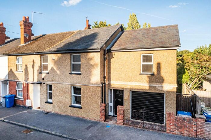 4 Bedroom Semi-Detached House For Sale In Raymond Road, Maidenhead, Berkshire, SL6