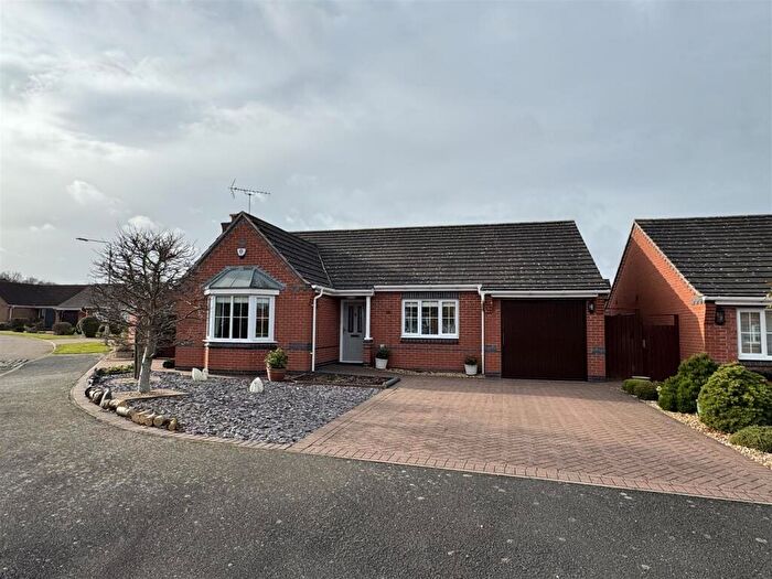 2 Bedroom Detached Bungalow For Sale In Hazelwood Grove, Worksop, S80