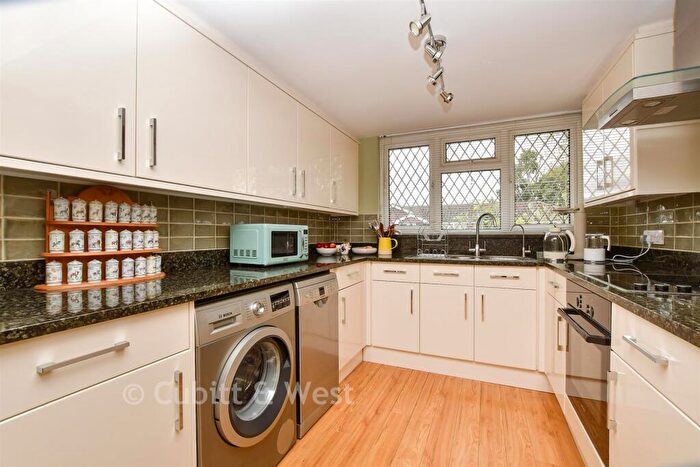 2 Bedroom Detached Bungalow For Sale In Pippin Close, Shirley, Croydon, Surrey, CR0