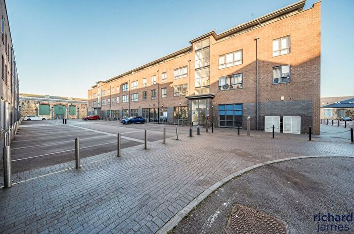 1 Bedroom Flat For Sale In Fire Fly Avenue, Swindon, SN2