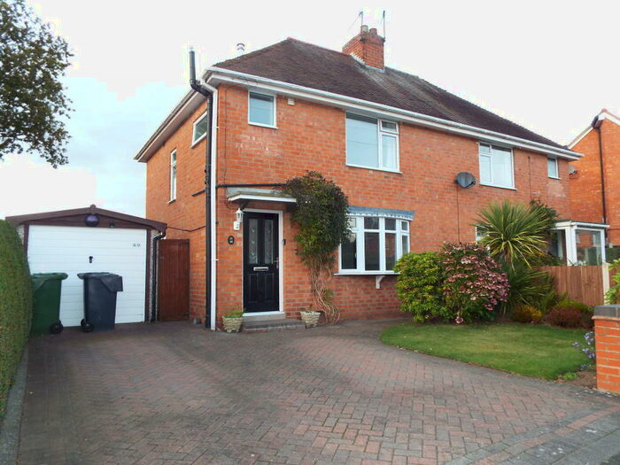 3 Bedroom House To Rent In Churchfields Close, Bromsgrove, B61