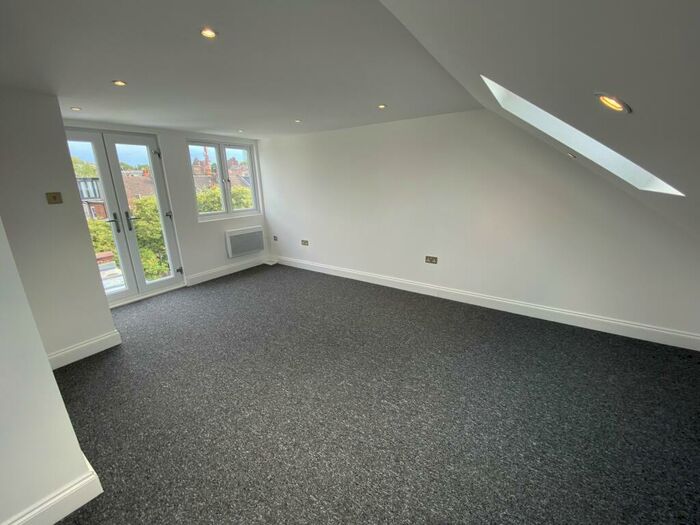 2 Bedroom Flat To Rent In Bedroom Flat, Beechfield Road, Haringey, N4