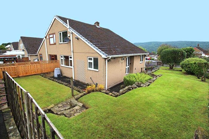 3 Bedroom Semi-Detached House For Sale In Lower Edge Road, Elland, HX5