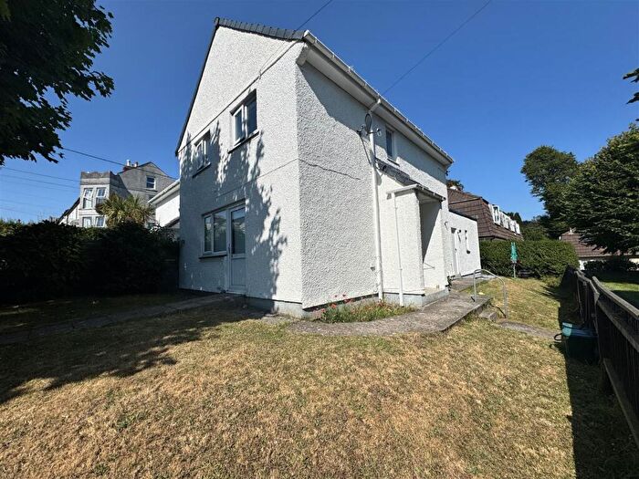 3 Bedroom House For Sale In Highfield Avenue, St. Austell, PL25