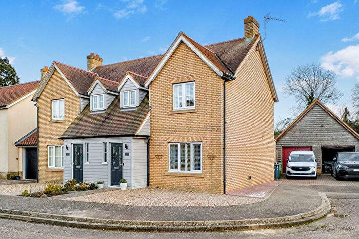 3 Bedroom Semi-Detached House For Sale In Longlands Close, Warboys, PE28