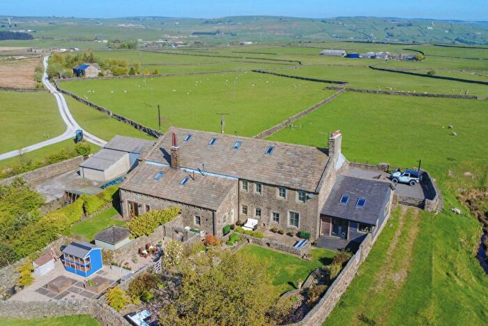 4 Bedroom House For Sale In Stonehaefen, Park Lane, Cowling, BD22