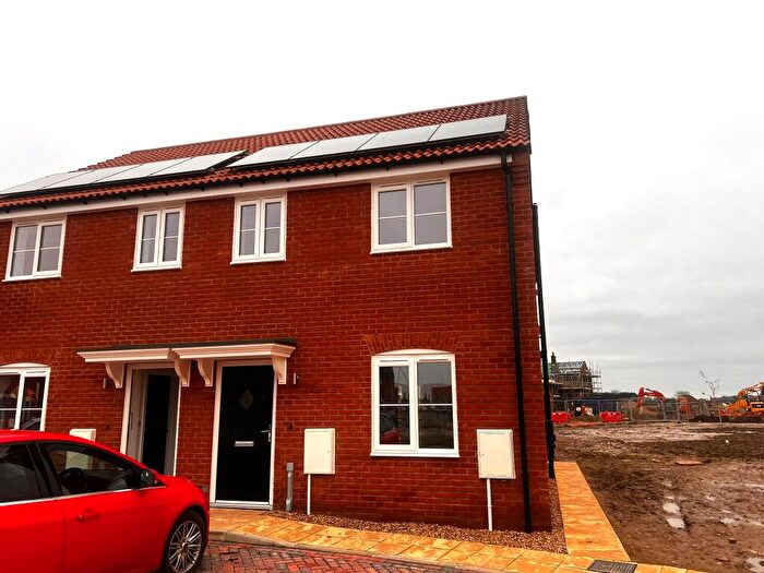 3 Bedroom Semi-Detached House To Rent In Dahlia Crescent, Holbeach, Spalding, PE12