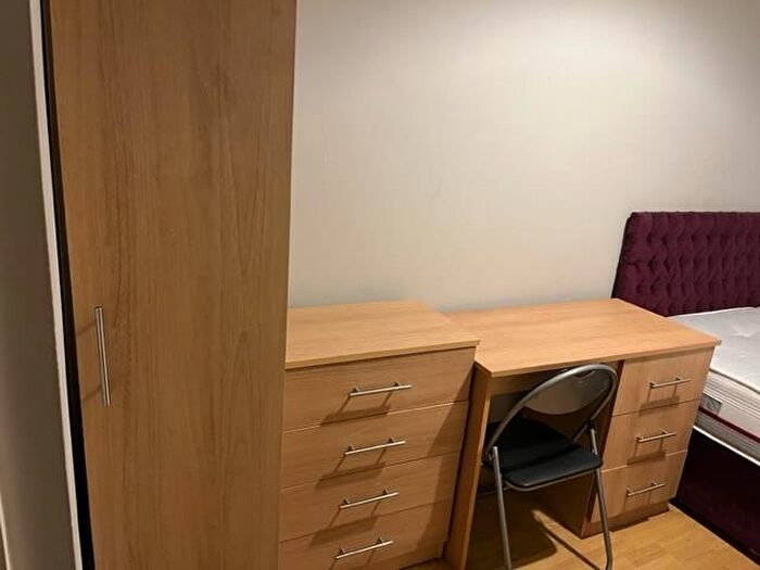 1 Bedroom Flat To Rent In Sunbridge Road, Bradford, BD1