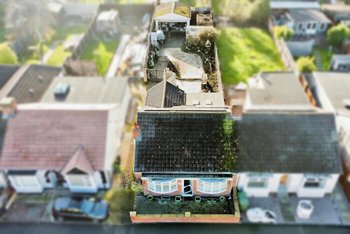 2 Bedroom Semi-Detached Bungalow For Sale In Tentercroft Avenue, Syston, LE7