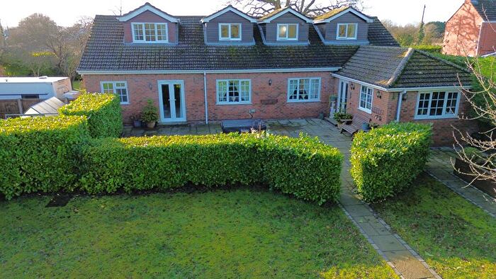 5 Bedroom Detached House For Sale In Station Road, Thorpe-on-the-Hill, LN6