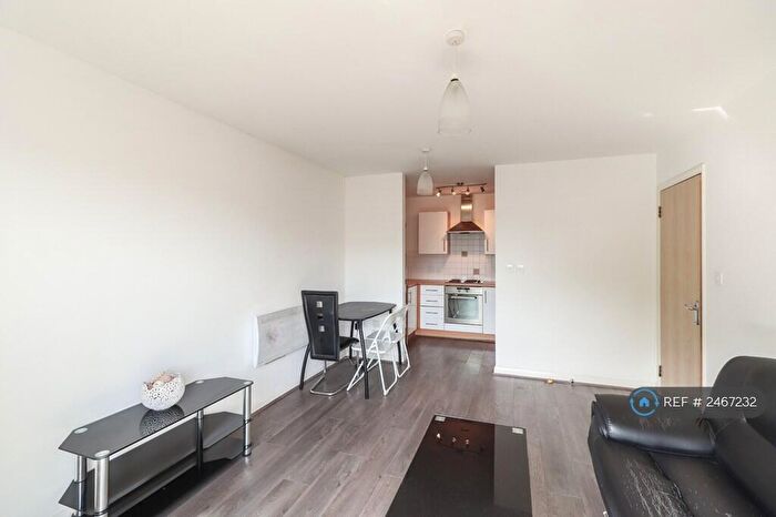 2 Bedroom Flat To Rent In Hever Hall, Coventry, CV1