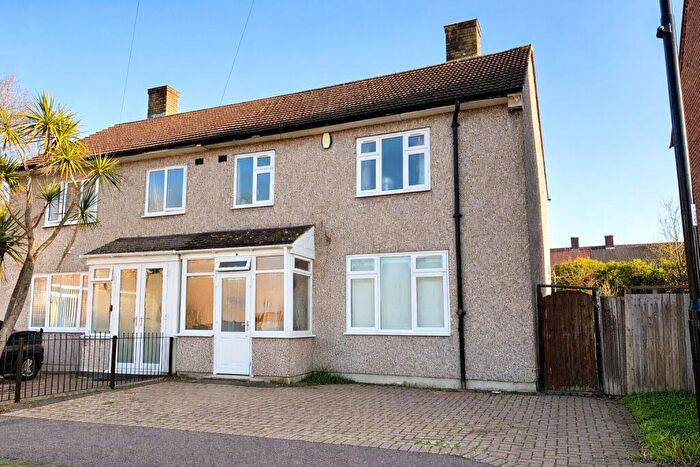 3 Bedroom End Of Terrace House For Sale In Dursley Close, London, SE3