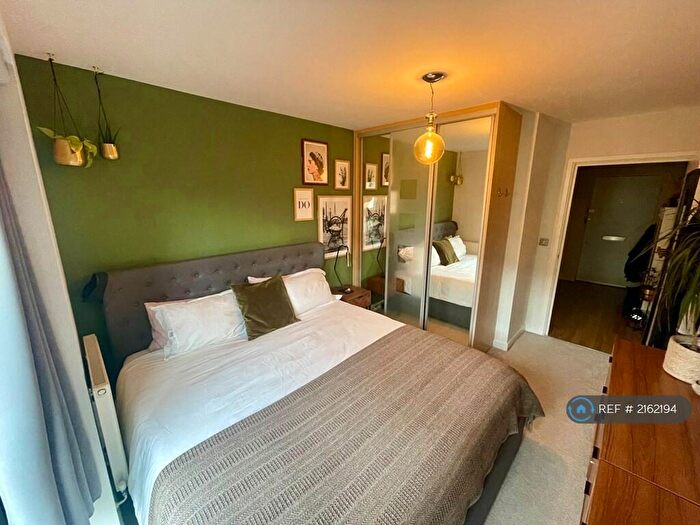 1 Bedroom Flat To Rent In Ordell Road, London, E3