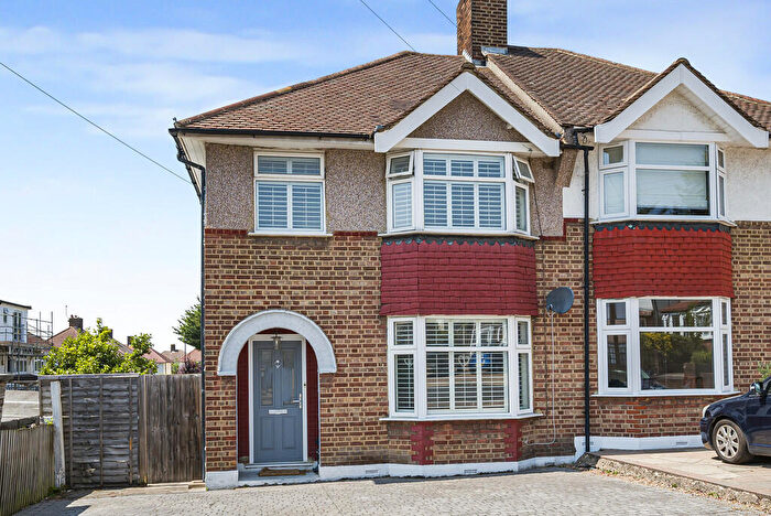 3 Bedroom Semi-Detached House For Sale In Glenbarr Close, Eltham Park, SE9